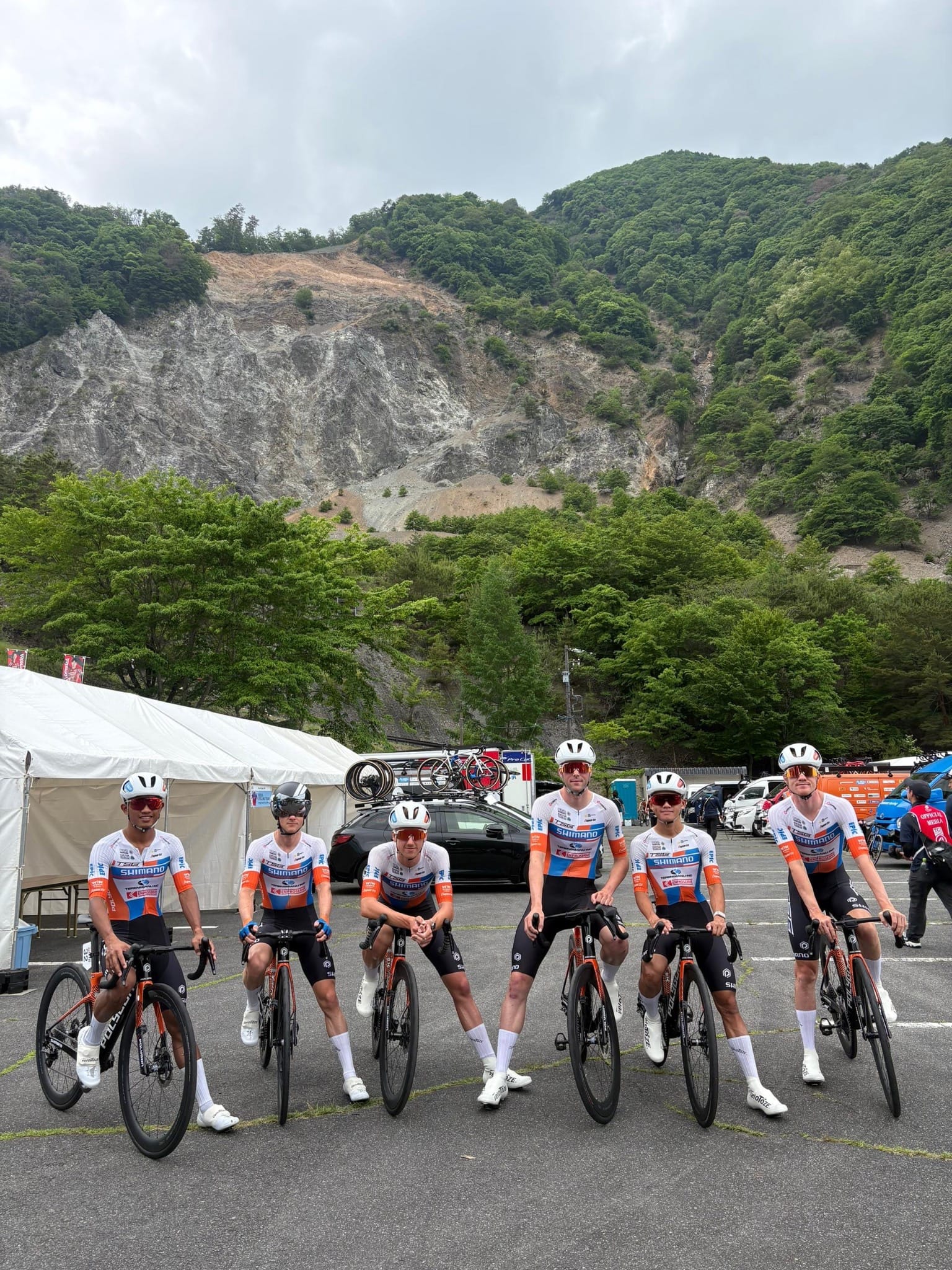 A landslide destroyed the whole city here years ago. The race venue was centred around the memorial side. A pretty special, but also sad location to race at.
